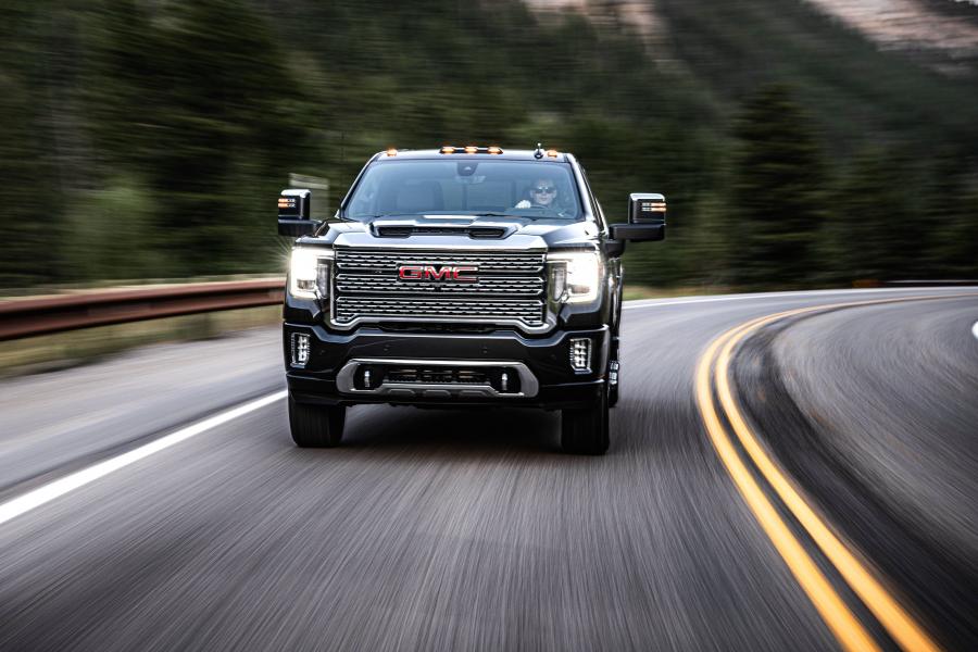  GMC Sierra 2500 HD Denali Crew Cab 2019 года  (фото 14 из 40)